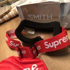 AUTHENTIC SUPREME ski goggles X Smith collaboration